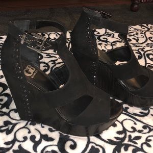 👠 Gianni Bini Black Platforms  ❤️❤️❤️